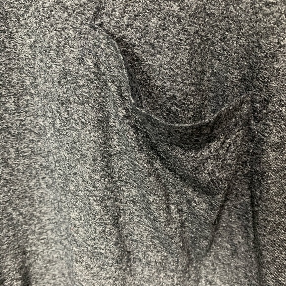 Abercrombie & Fitch Gray Long Sleeve Tee Size XS - Picture 4 of 4